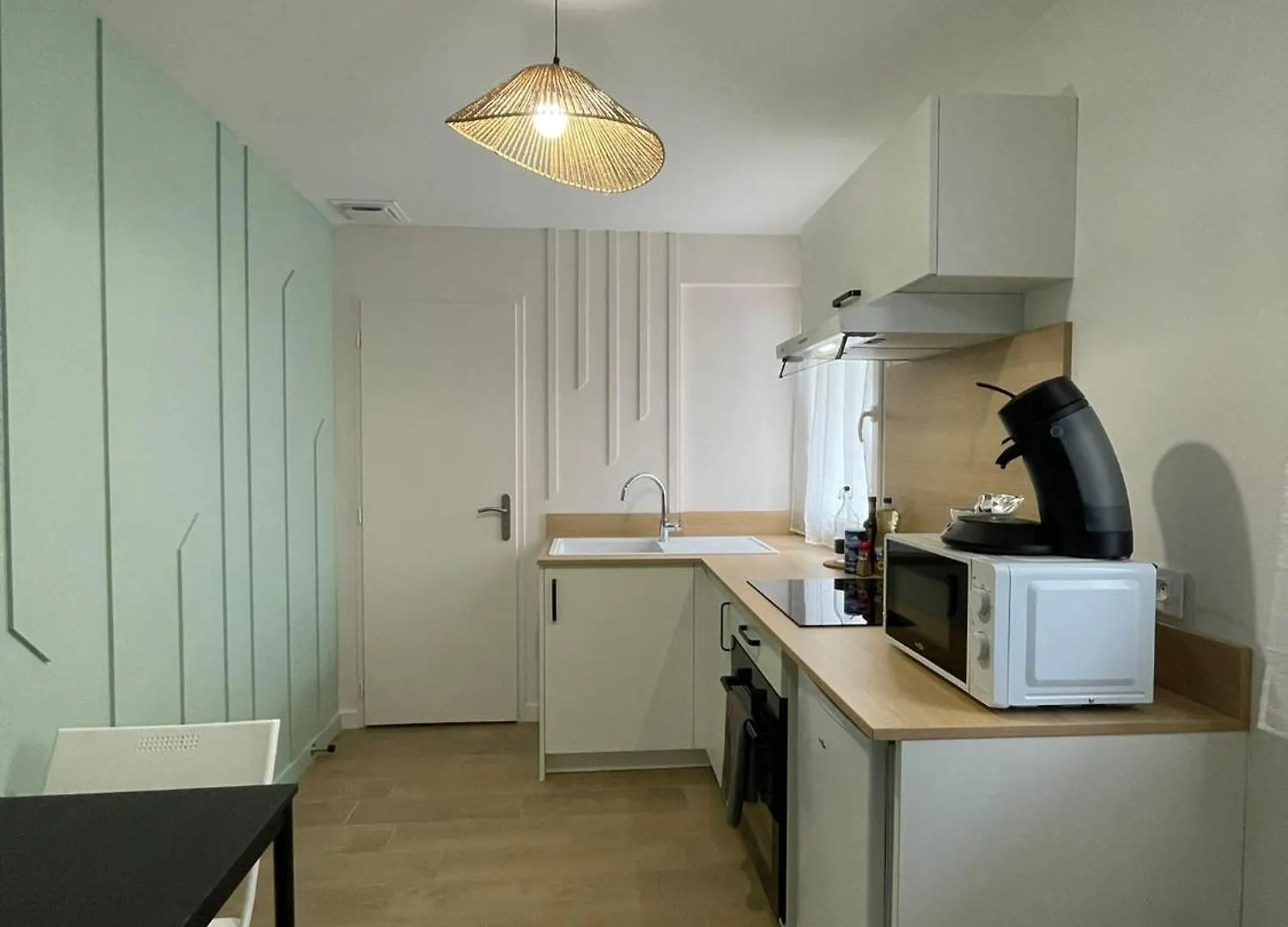 Leo - Cosy Studio Entierement Renove Avec Courette Vichy Apartment